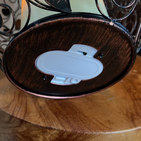 🎉Host Pick🥰💕❤️Beautiful Large Flameless Candle in Metal Basket - Picture 14 of 16